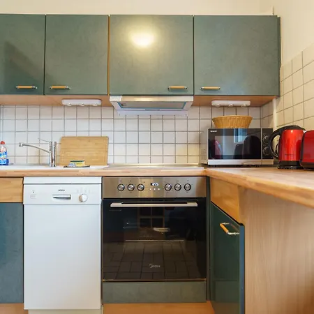 Auf Sarret Apartment